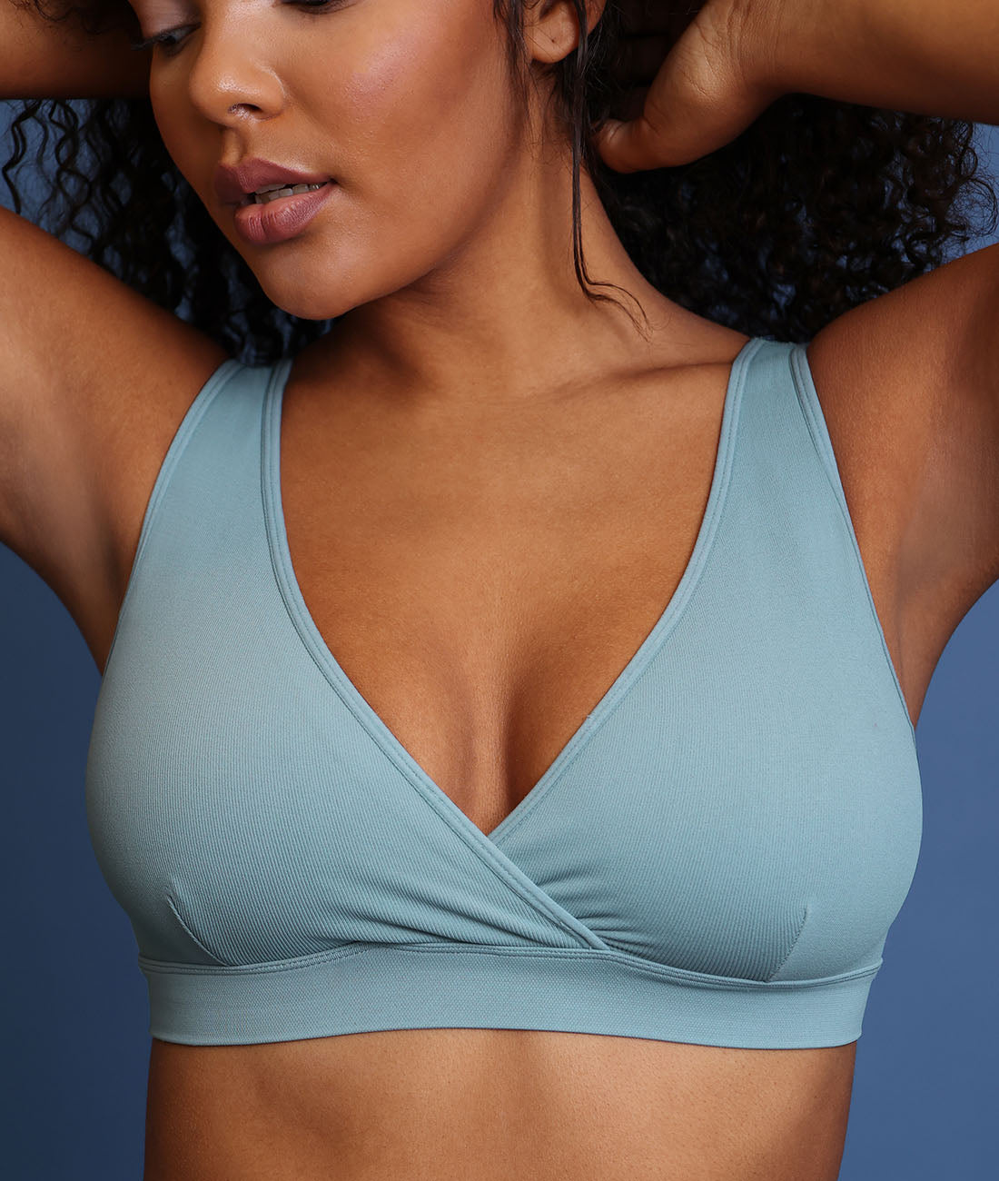 Low Back Seamless Deep V Neckline Bra